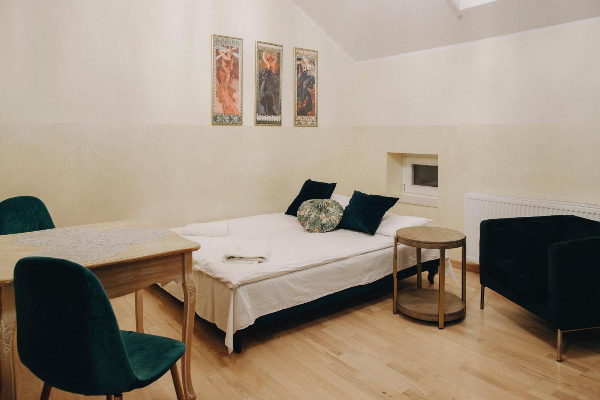Апартаменти Main Square Platan Loft Collection Краків Екстер'єр фото